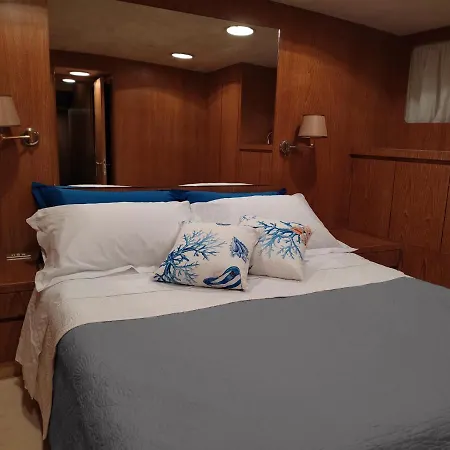 Boat & Breakfast Lucretia, Luxury Yacht Botel Arbatax