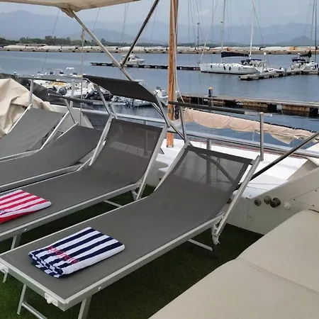 Tekne Boat & Breakfast Lucretia, Luxury Yacht Àrbatax