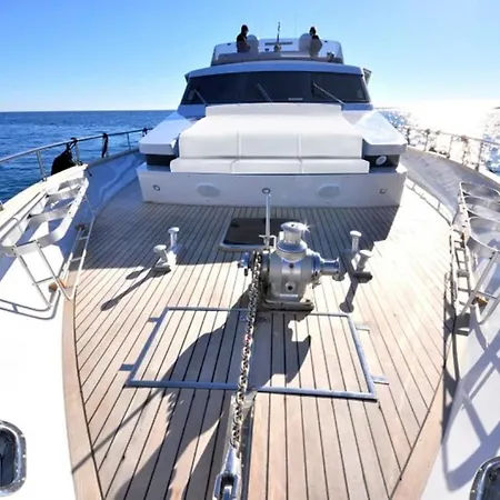 Botel Boat & Breakfast Lucretia, Luxury Yacht *