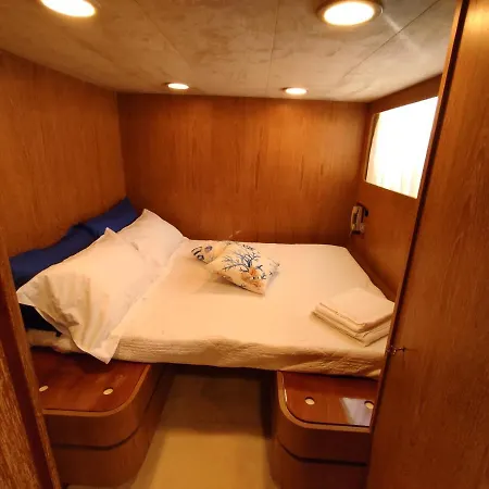 Boat & Breakfast Lucretia, Luxury Yacht Botel Arbatax